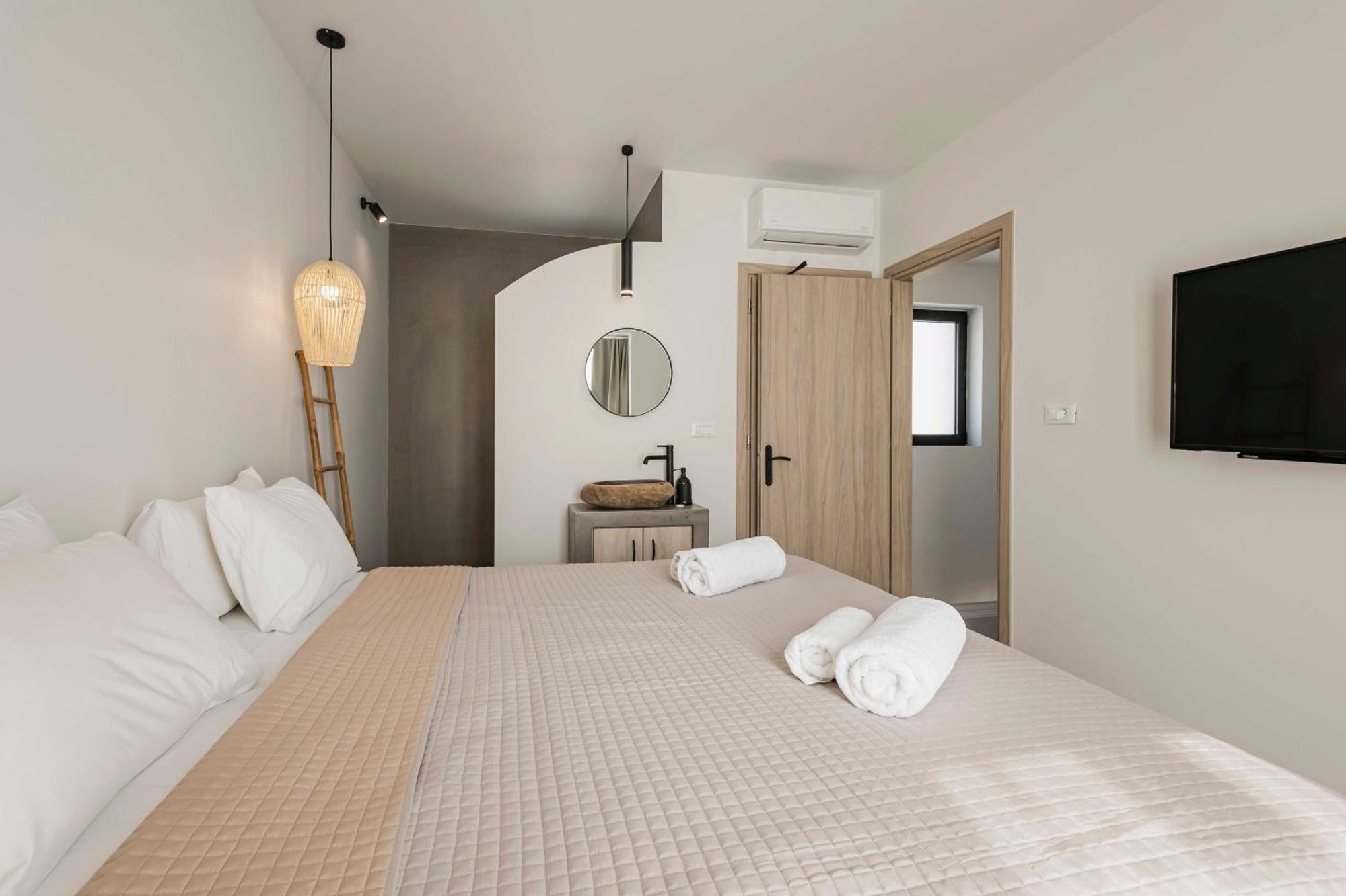 Kouros Exclusive Hotel & Suites - Adults Only 法里拉基 外观 照片
